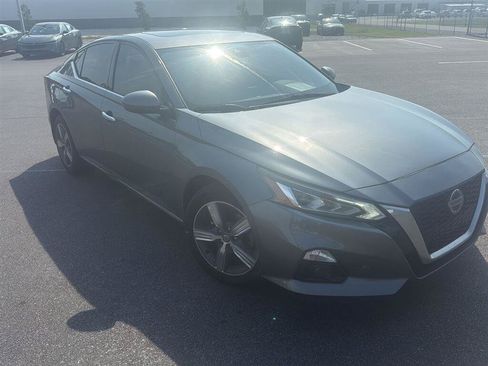 Used 2019 Nissan Altima 2.5 SL AWD/4WD image 2