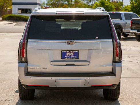 Used 2017 Cadillac Escalade Platinum AWD/4WD image 6