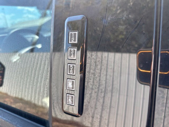 Used 2018 Ford F150 Lariat AWD/4WD image 10