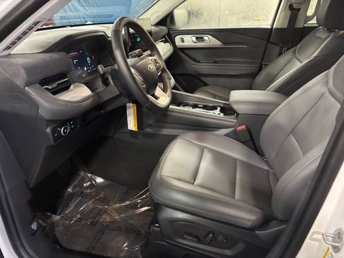 New 2026 Ford Explorer Active w/ Active Comfort Package image 9