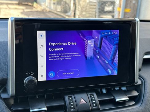 Used 2023 Toyota RAV4 XLE Premium image 22