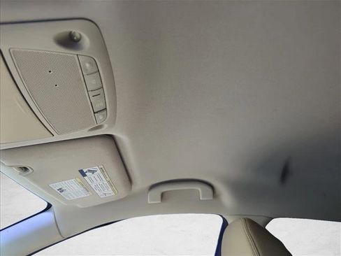 Used 2017 Nissan Rogue SV FWD image 12