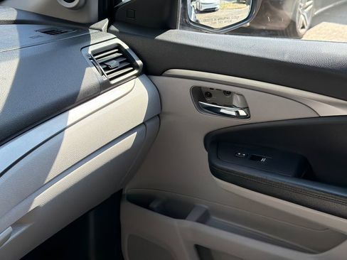 Used 2019 Honda Pilot EX image 32