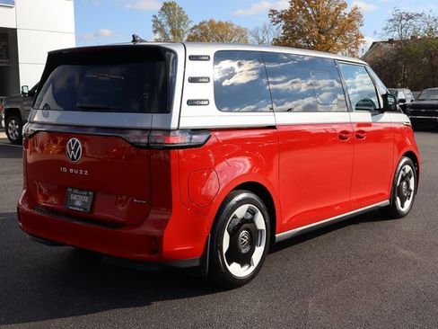 Used 2025 Volkswagen ID. Buzz Pro S Plus image 3