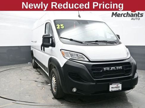 Used 2025 RAM ProMaster 2500 w/ Convenience Group FWD image 1