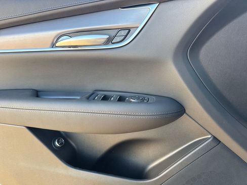 New 2026 Cadillac XT5 Luxury w/ LPO, Floor Liner Package image 17