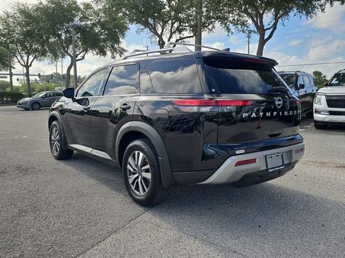 Certified 2023 Nissan Pathfinder SL FWD image 6