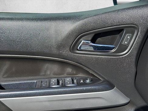 Used 2020 Chevrolet Colorado LT RWD image 12