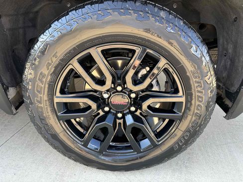 Used 2023 GMC Sierra 1500 Elevation w/ Elevation Premium Package AWD/4WD image 8