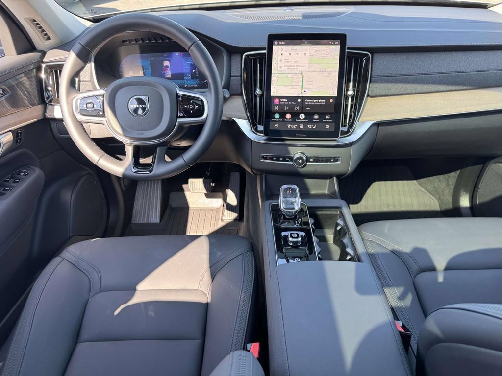 Used 2026 Volvo XC90 B6 Plus w/ Protection Package AWD/4WD image 11