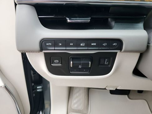 Used 2024 Cadillac Escalade Sport Platinum image 35