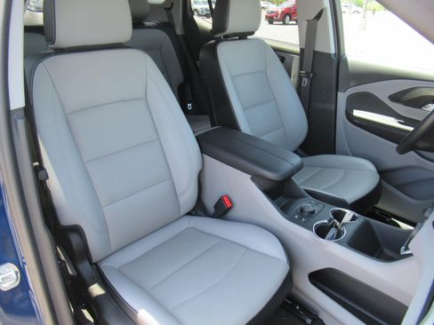 Used 2023 GMC Terrain SLT FWD image 9