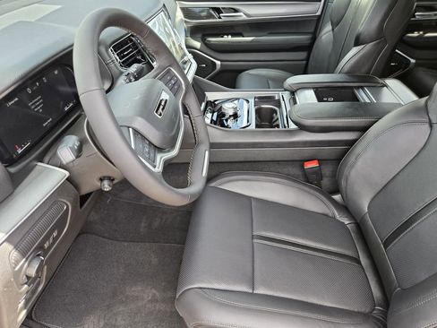 New 2026 Jeep Grand Wagoneer L Limited AWD/4WD image 6