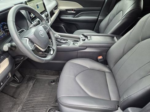 Certified 2026 Toyota Grand Highlander AWD image 12
