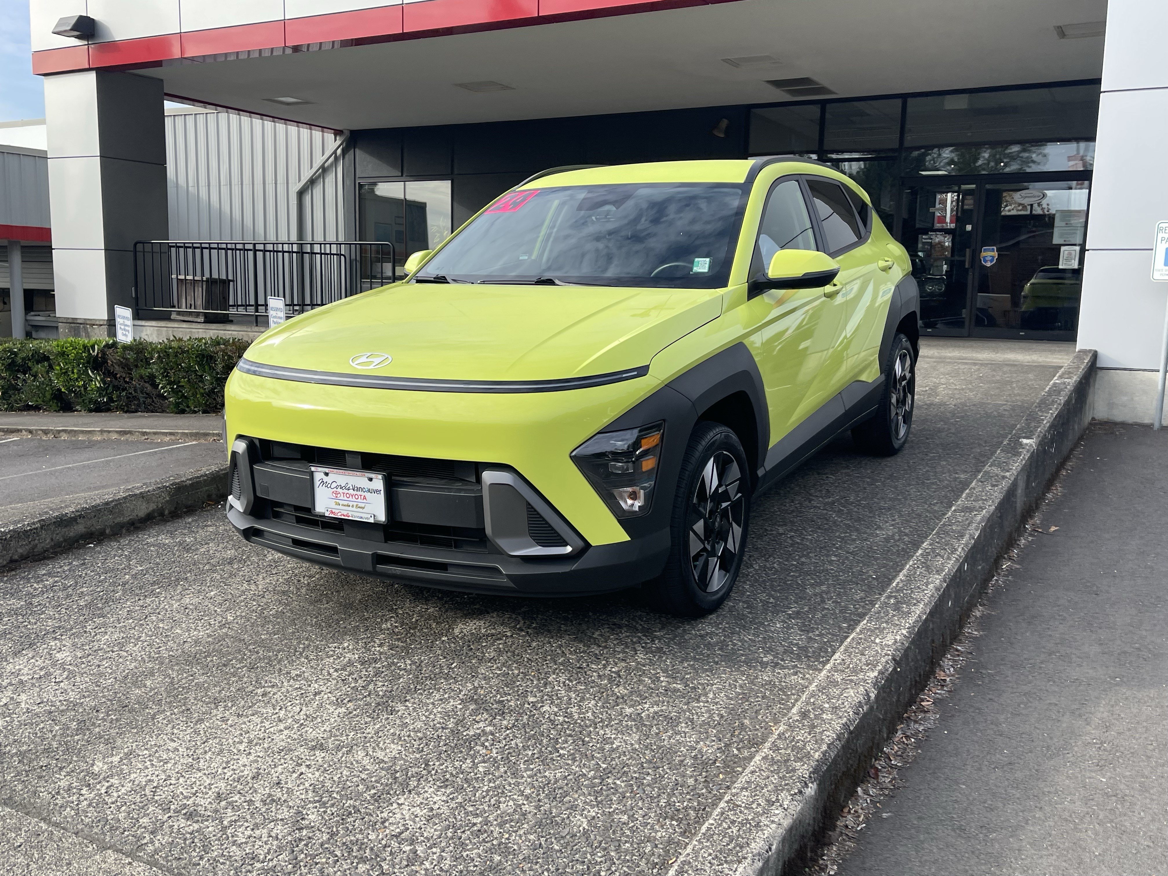 Used 2024 Hyundai Kona SEL w/ Convenience Package AWD/4WD image 4