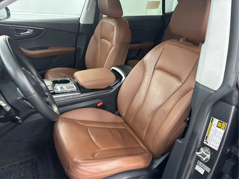 Used 2020 Audi Q8 Premium w/ Convenience Package image 13