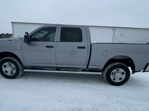 Used 2024 RAM 2500 Tradesman w/ Chrome Appearance Group image 5