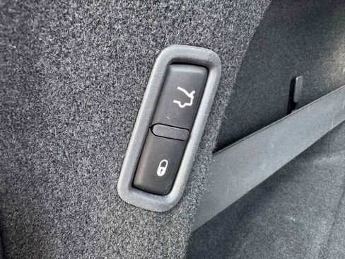 Used 2018 Maserati Levante GranSport image 45