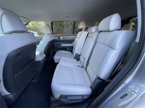 Certified 2025 Hyundai Santa Fe SEL image 6
