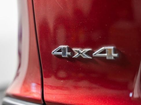 Used 2019 Jeep Cherokee Latitude w/ Popular Appearance Group image 9