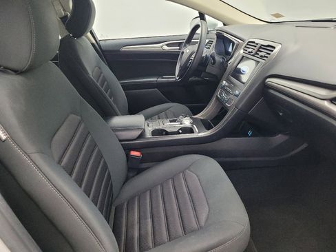 Used 2019 Ford Fusion SE FWD image 21