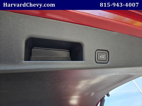 Used 2025 Chevrolet Traverse LT w/ Midnight/Sport Edition FWD image 33