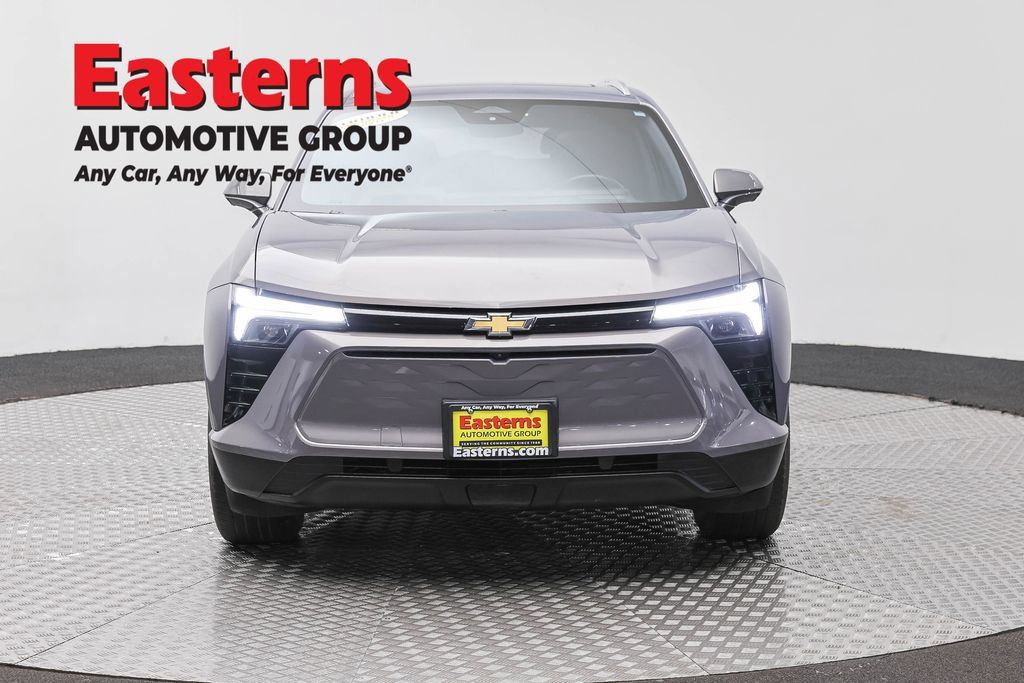 Used 2024 Chevrolet Blazer EV LT AWD/4WD image 2