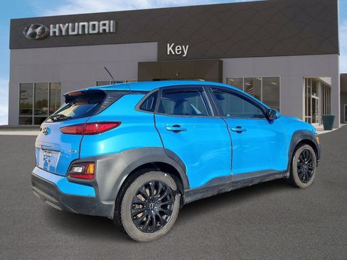 Used 2021 Hyundai Kona SE image 4