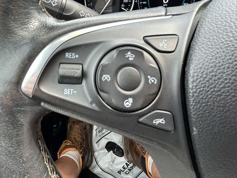 Used 2017 Buick Envision Premium w/ Driver Confidence Package AWD/4WD image 19