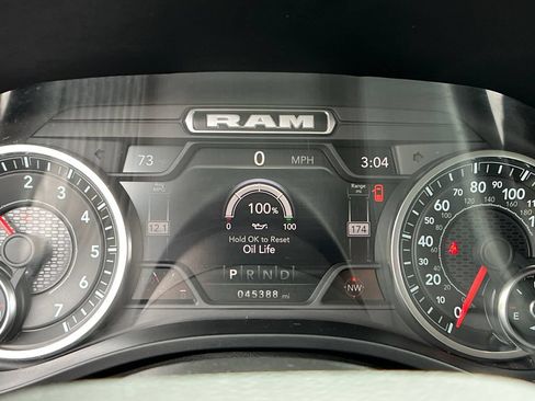 Used 2022 RAM 1500 Laramie AWD/4WD image 15