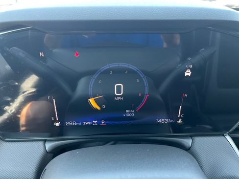 Used 2025 Chevrolet TrailBlazer LT w/ Convenience Package AWD/4WD image 13