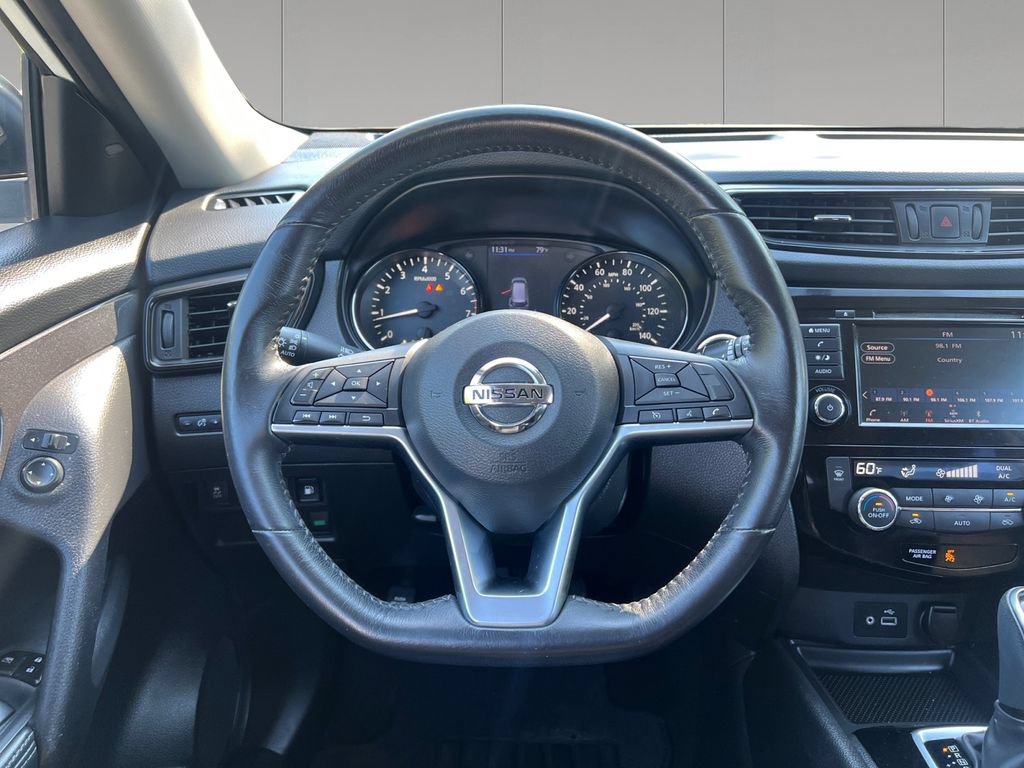 Used 2018 Nissan Rogue SV AWD/4WD image 13