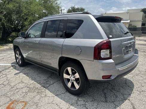 Used 2017 Jeep Compass High Altitude AWD/4WD image 5
