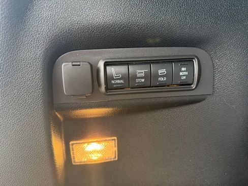 Used 2017 Ford Explorer Limited image 23