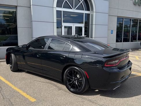 Used 2016 Dodge Charger R/T w/ Plus Group RWD image 2