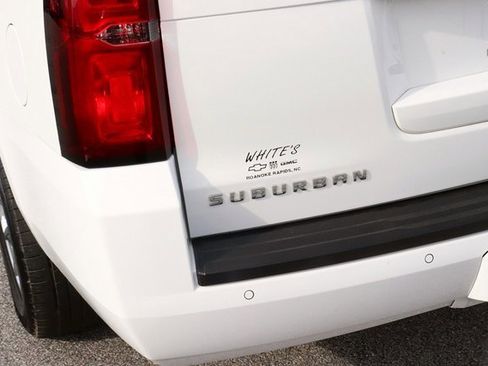 Used 2016 Chevrolet Suburban LT image 7