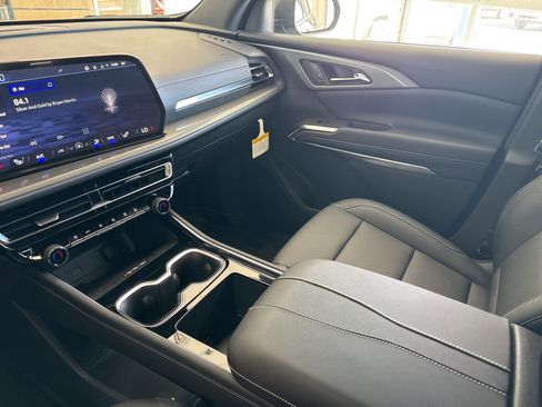 New 2026 Chevrolet Traverse LT w/ Driver Confidence Package image 29