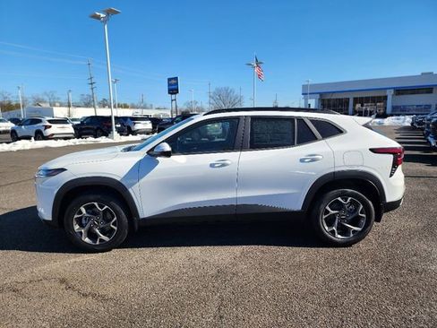 New 2026 Chevrolet Trax LT w/ Driver Confidence Package image 7