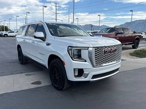 Used 2023 GMC Yukon XL Denali AWD/4WD image 4
