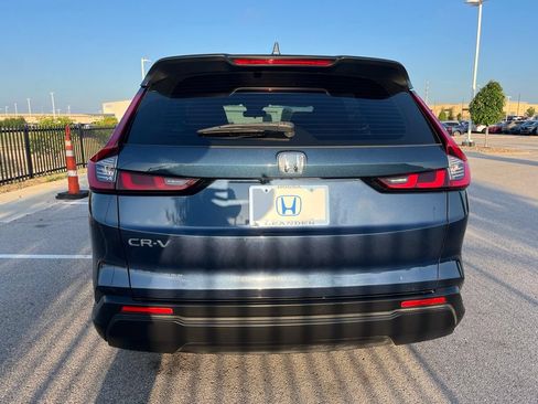 Used 2023 Honda CR-V LX image 5