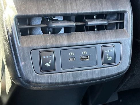Used 2023 Nissan Ariya AWD image 26