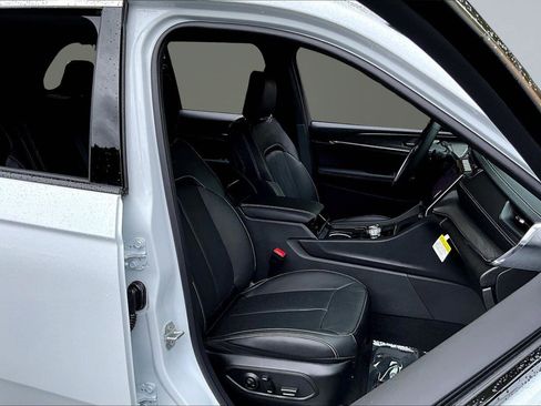 New 2025 Jeep Grand Cherokee Overland w/ Trailer Tow Package image 8