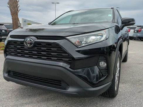 Used 2019 Toyota RAV4 XLE Premium w/ Cold Weather Package FWD image 8