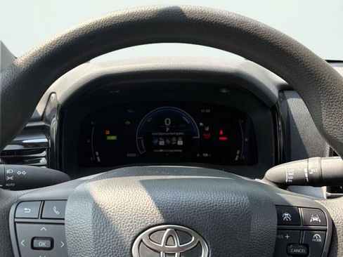 Used 2025 Toyota Camry LE FWD image 15