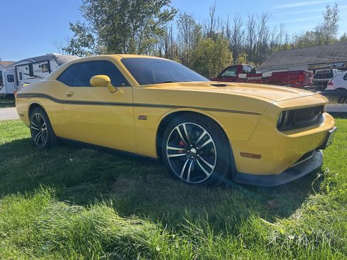Used 2012 Dodge Challenger SRT8 Yellow Jacket w/ Premium Sound Group image 5