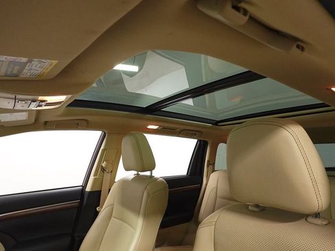 Used 2018 Toyota Highlander Limited Platinum w/ Carpet Mat Package (TMS) image 25