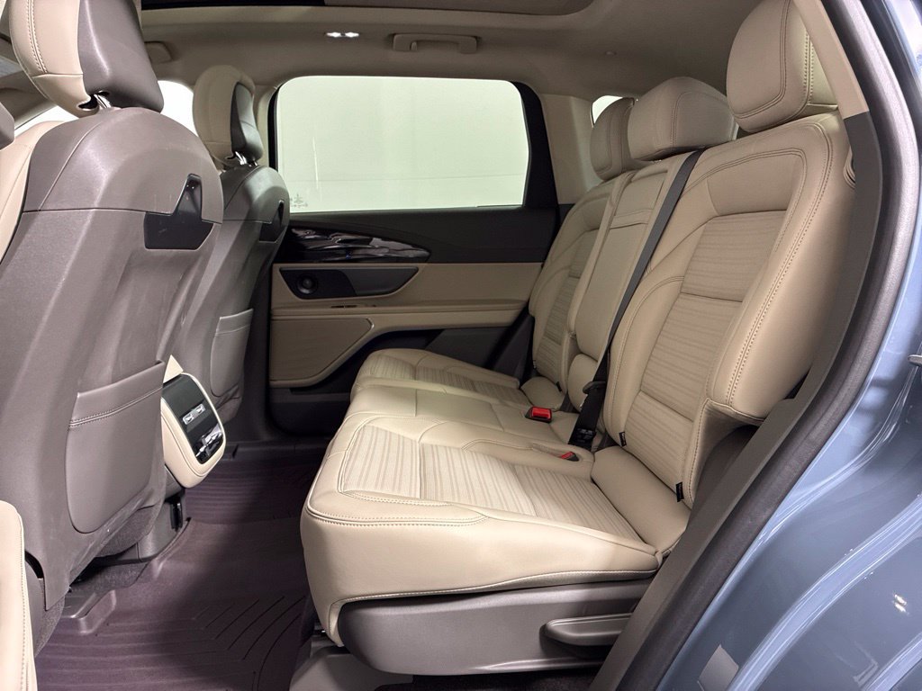 Used 2025 Lincoln Nautilus Reserve AWD/4WD image 33