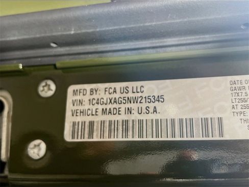 Used 2022 Jeep Wrangler Willys image 19