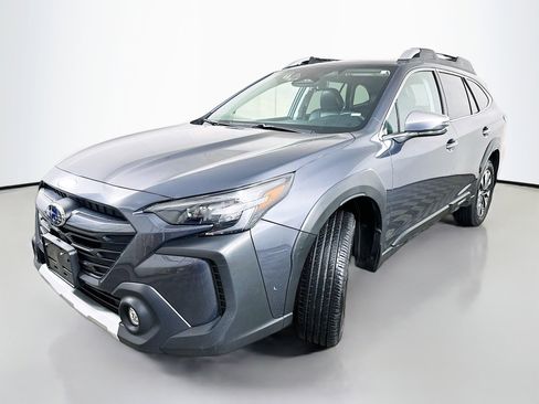 Used 2023 Subaru Outback Touring image 3