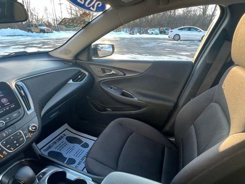 Used 2024 Chevrolet Malibu LT FWD image 20